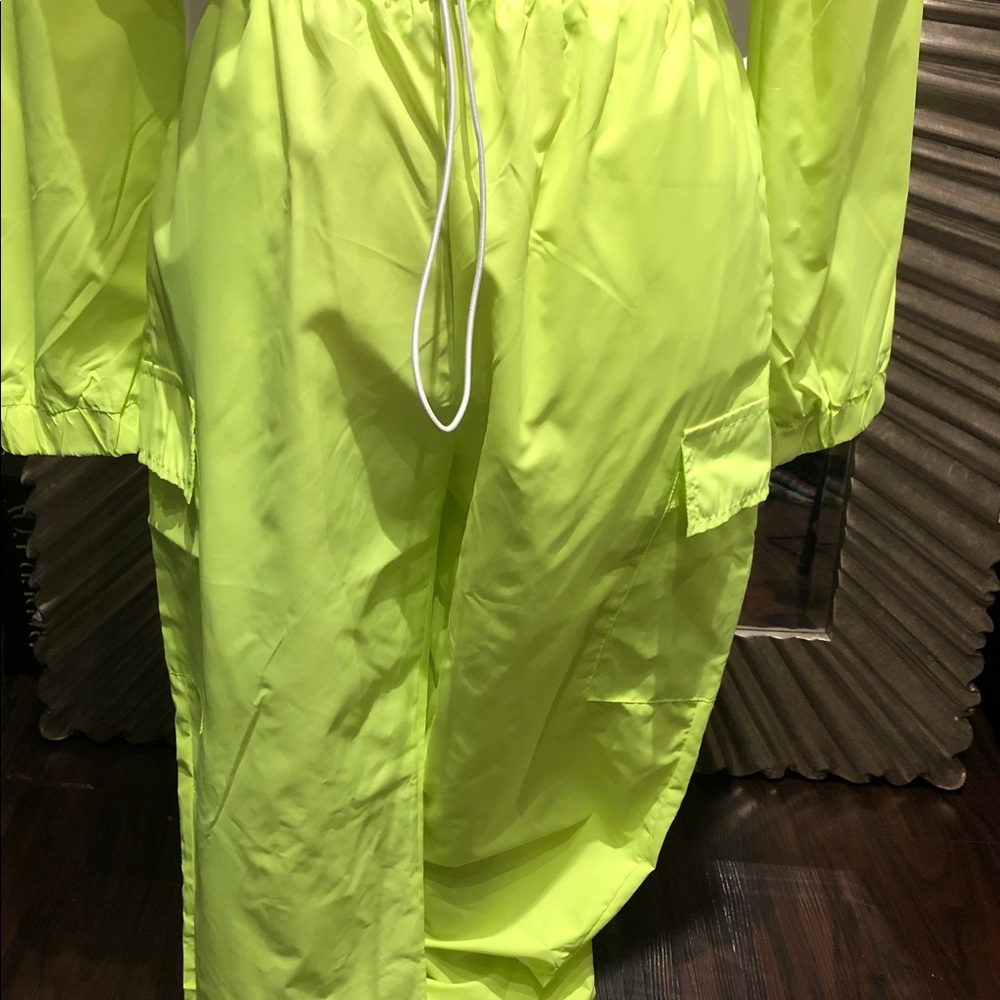 Windbreaker Set - Picture 4 of 5